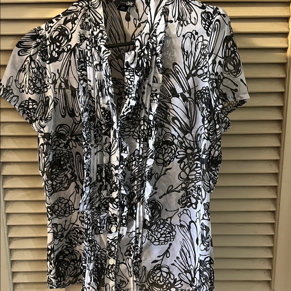 East 5th Black and White Floral Blouse